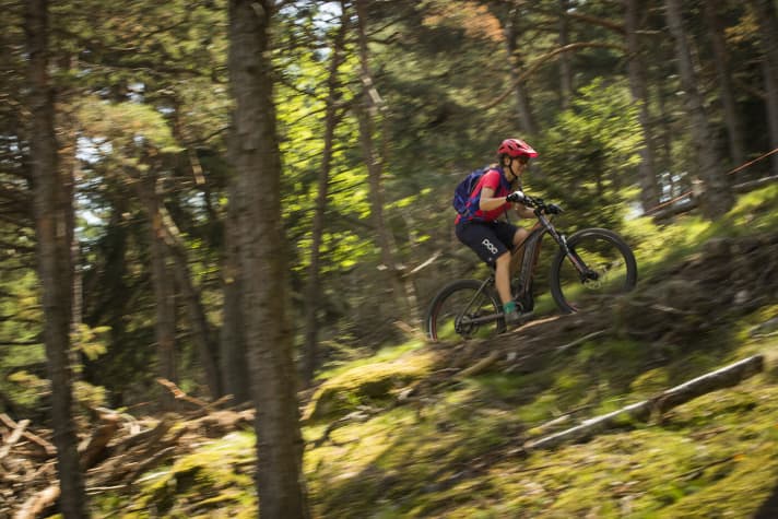 Important on steep ramps: weight on the rear wheel for traction and crouch low over the handlebars to prevent the front wheel from rising.