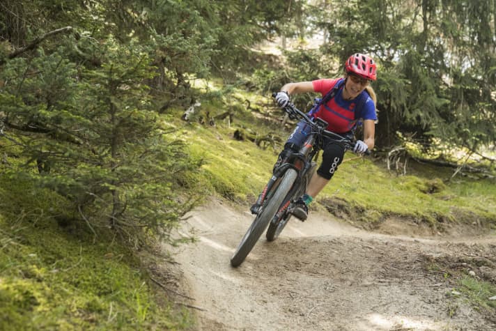 On flow trails you don't feel any disadvantage with the hardtail.