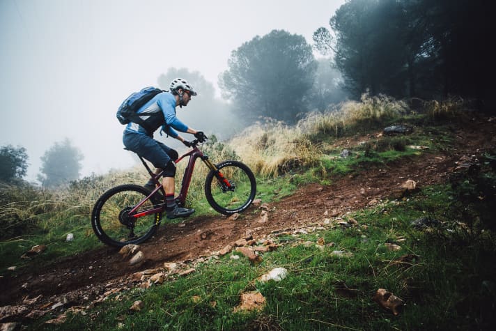   The Sam² climbs with confidence and the sensitive rear suspension builds up a lot of traction.