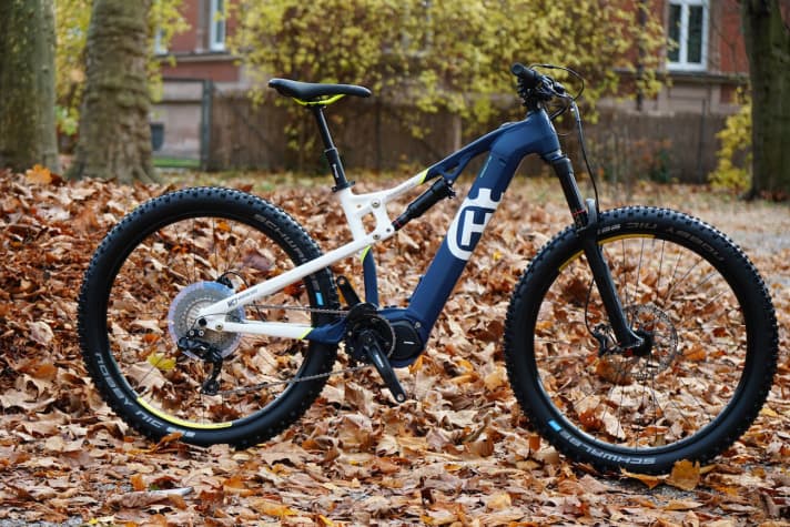   Das Topmodell MC7 kommt mit Rock Shox-Fahrwerk, 140 Millimetern Federweg und elektronischer Di2-Schaltung für 4999 Euro.