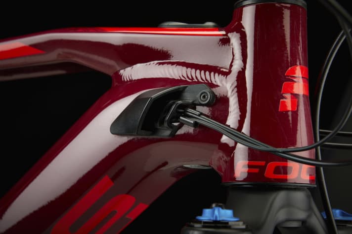   The Airflow system is designed to channel air through the down tube to keep the battery at the optimum working temperature. It also allows water to drain away after riding in bad weather.