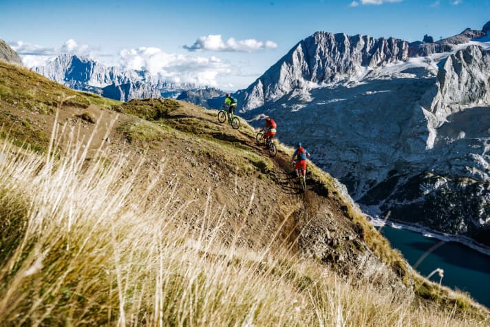   You are better off here on an e-MTB than on a muscle bike: the short, steep ramps on the trail from Porta Vescovo to Rifugio Padon are almost always manageable for experienced e-bikers.