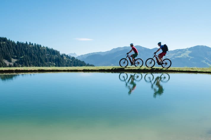   Locker hinauf zu den Gebirgsseen – nicht nur für E-Bike-Neulinge eine Horizonterfahrung.