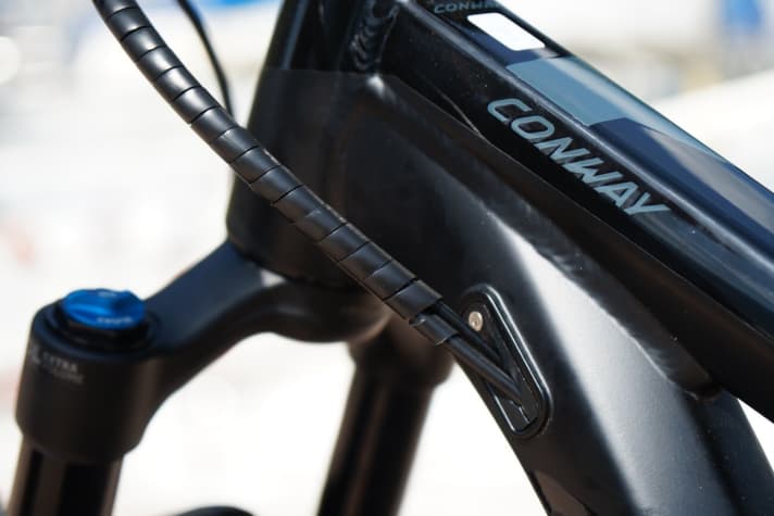   The cable routing is clean and organised inside the frame.