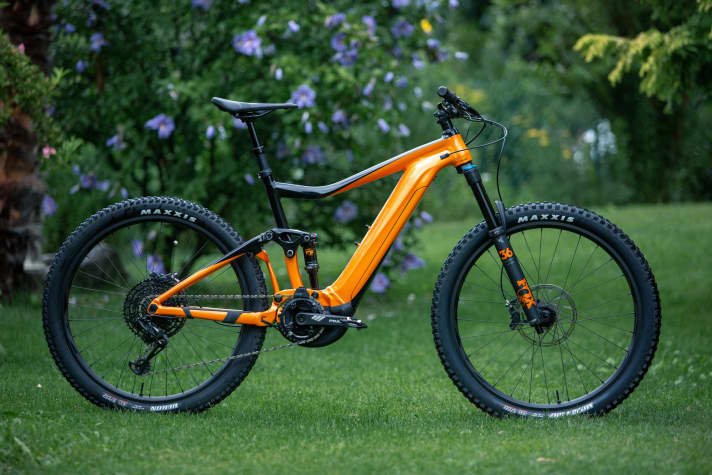   The Giant Trance E+ comes with 140 millimetres of travel at the rear, paired with a 150 mm fork.
