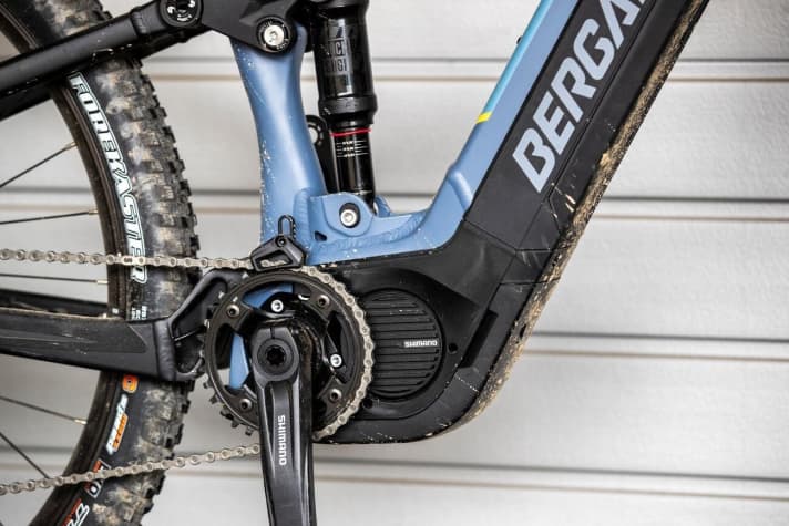   The Shimano E8000 motor in Bergamont's 2019 E-Fullys is designed to provide the necessary power behind the pedalling revolutions. Striking: the motor and battery are integrated into the frame.