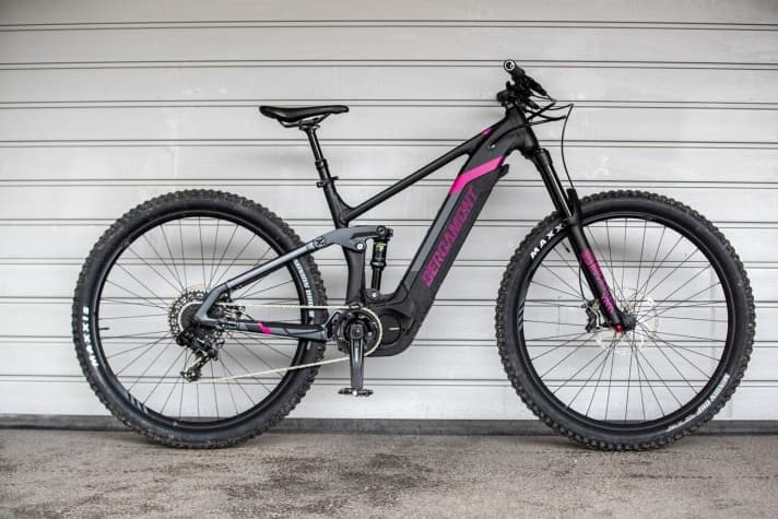   Das FMN-Modell, also das Frauenmodell des Bergamont Trailster, ist an seiner auffälligen lilanen Farbe zu erkennen. 