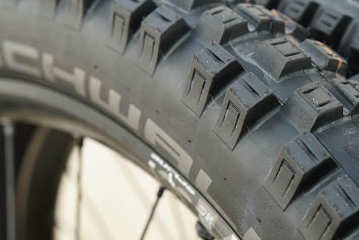   The large side cleats on the Schwalbe Eddy Current.