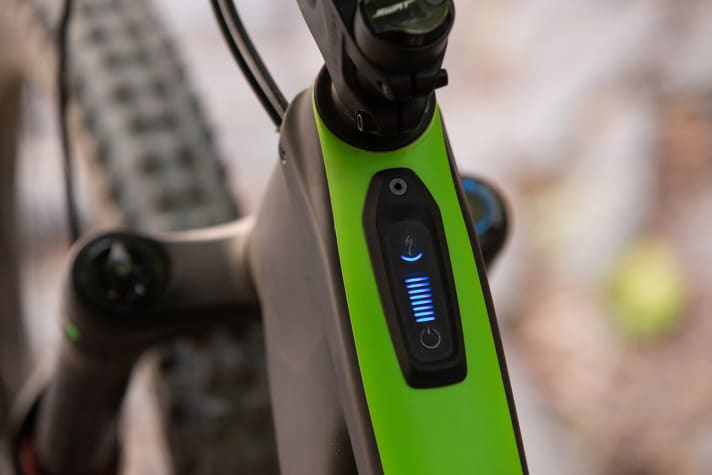   Everything in view: The battery and mode display moves from the side of the down tube to the top tube and is therefore always in view. The three support modes are displayed in a circle at the top and the battery charge level at the bottom.