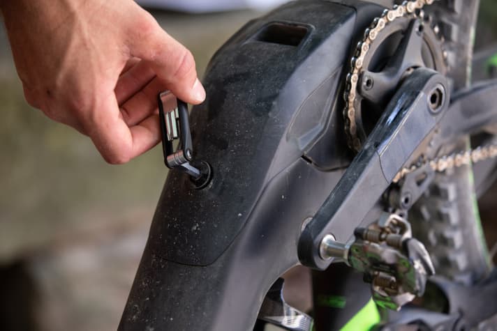   The battery can be unlocked with a six-way Allen key.