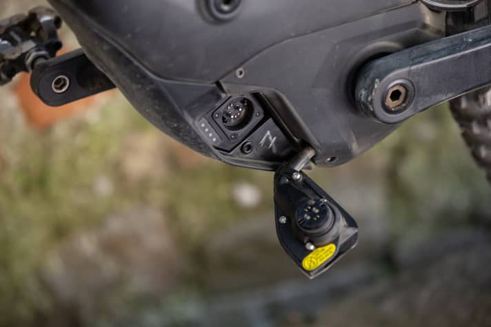   Wie beim bisherigen Levo wird der Akku mit diesem Connector mit dem Motor verbunden.