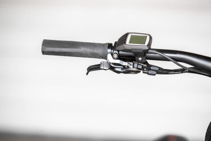   The Bosch Performance CX motor and the 500 Wh Bosch Powertube battery are joined on the Scott Strike eRIDE by the new <a href="e_mtb/e_mtb_news_neuheiten/eurobike-2018-bosch-kiox-display/a39332.html" rel="noopener noreferrer">Bosch kiox display</a>. However, the old Purion display was still installed on the exhibition bike (photo).
