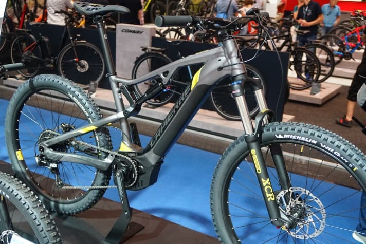   The Yahama models have also been revised at Lapierre. The 500 Wh batteries are integrated in the down tube from 2019.