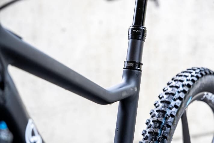   Tune-Sattelklemme und Carbon-Teleskopstütze: Quantor greift auf das volle Tuning-Register zurück.
