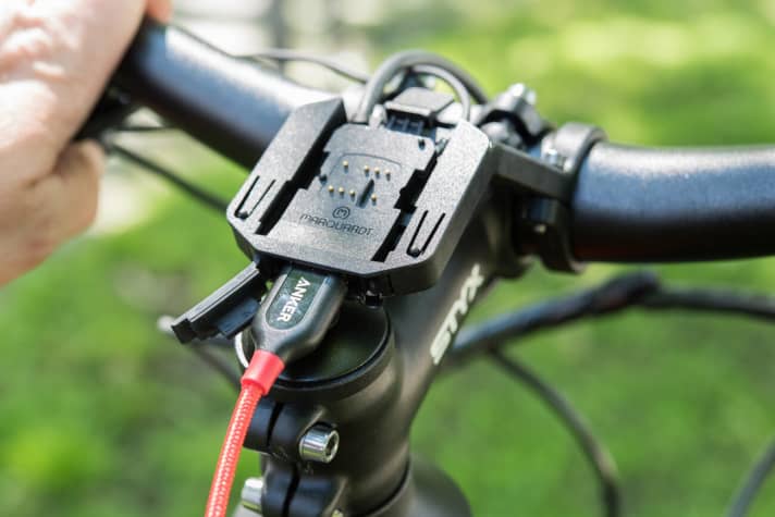   Brose motor with standard USB socket on the Marquardt display. The details: <a href="https://gpsradler.de/test-technik/smartphone-am-brose-ebike-laden/" target="_blank" rel="noopener noreferrer nofollow">https://gpsradler.de/test-technik/smartphone-am-brose-ebike-laden/</a>
