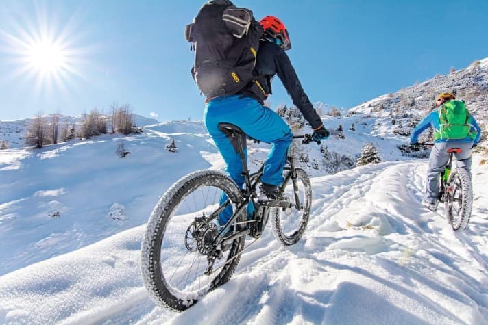  Unforgettable experience: Bikers should experience an e-MTB tour in the snow-covered mountains.