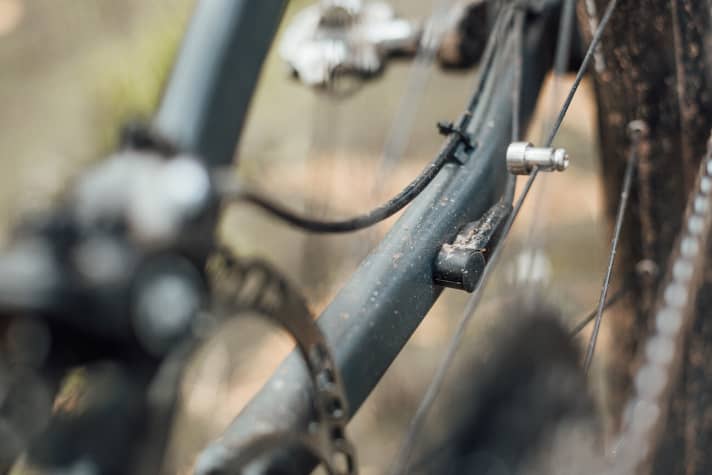   Der Geschwindigkeitssensor sitzt extern und ist auf einen Speichenmagnet angewiesen.