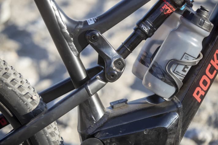   The Ride9 adjustment on the damper linkage enables fine-tuning of the geometry and suspension kinematics. The steering angle can be adjusted in three stages by 1.1 degrees.