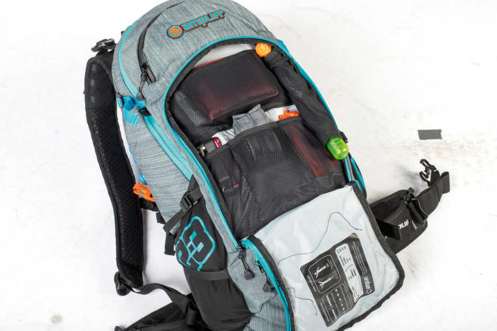 Amplifi E-Track: Clearly organised: large tool compartment, directly accessible. Even a jacket fits in here.