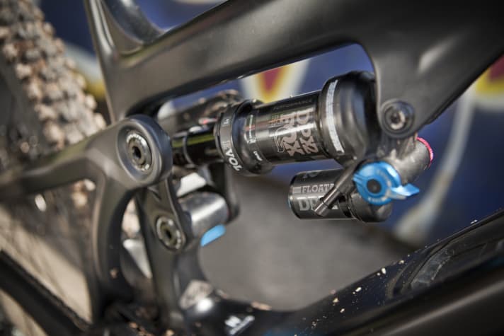   The Fox Float DPX2 delivers a creamy 140 millimetres of travel and can be ideally tuned.