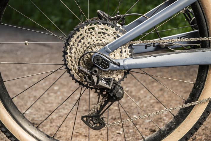   The top model is shifted with the new 12-speed XT from Shimano.