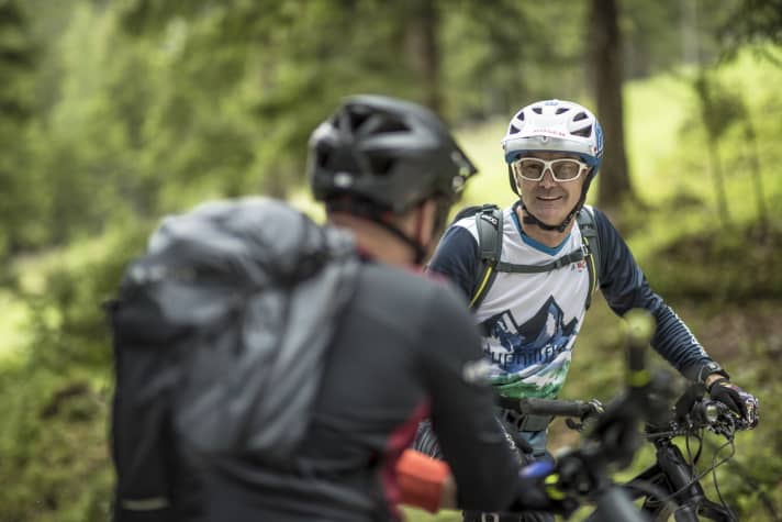   At Bosch, the boss does the testing himself: CEO Claus Fleischer with chief tester Stefan Schlie.