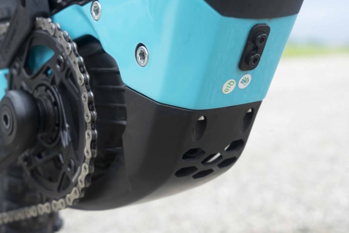  To ensure that the motor is cooled, the Conway cover is airy and perforated.