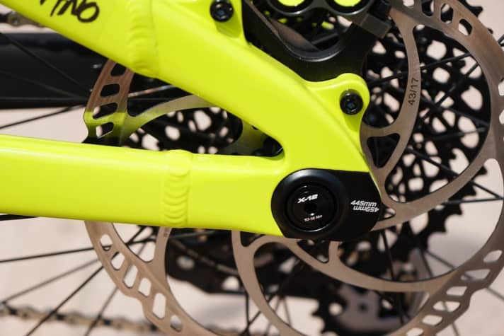   The chainstay length can be adapted to 27.5 or 29-inch wheels at the dropout. In the short version (27.5 inch) the stays measure 445 mm, in the long version 459 mm (29 inch).