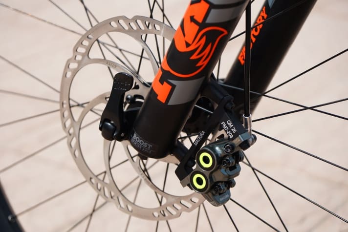   Freedom of choice yes, freedom from fools no. The equipment portfolio for the Ekano only includes four-piston brakes and 200 mm brake discs on the front and rear wheels.