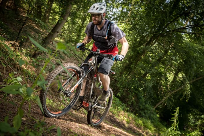  On the climbs, the bike remained calm and generated a lot of traction. In combination with the fine response behaviour of the new motor, even very technical climbs can be mastered with ease.