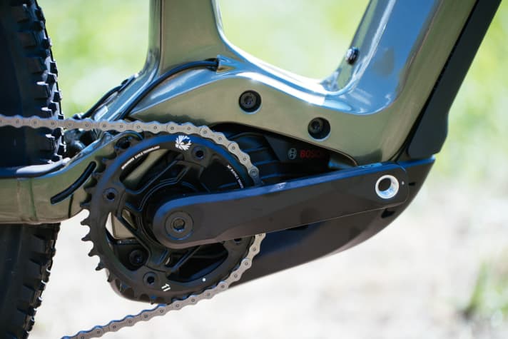   The latest generation Bosch Performance CX sits well protected and deep in the frame.