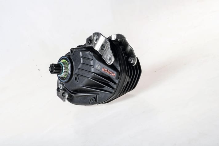   Leichter, kompakter – leistungsfähiger? Mit der Generation 4 präsentiert Bosch den Nachfolger des Performance CX. Wir haben das Schwaben- Aggregat in Labor und Praxis getestet. 