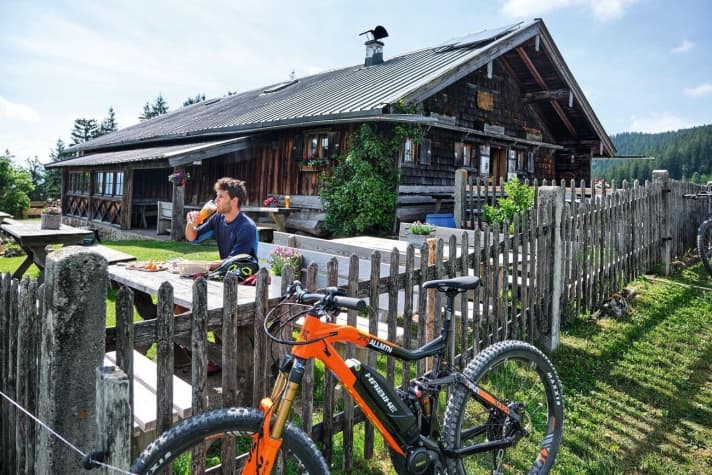   Hütten-Touren vom Allgäu bis in die Berchtesgadener Alpen: die schönsten Touren mit Hüttenrast.