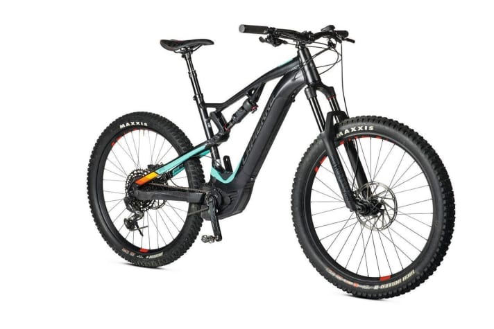   Lapierre's Overvolt AM700i with Bosch drive rolls onto the starting line from France. Cost: 5499 euros.