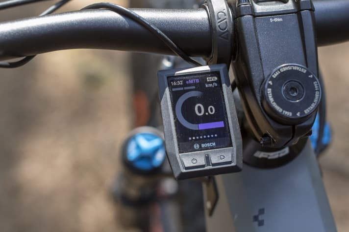   Cube has given its Stereos their own mount for the Kiox display. This loses its exposed position on the stem.