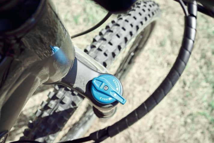   Conway eWME 627MX: Sportliche Fahrer sollten die Fox 34 mit Fit-Grip-Kartusche in mittlerer Druckstufenposition fahren, sonst fehlt Gegendruck.    