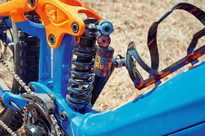   Giant Trance SX E+ 0 Pro: Der Fox-DHX2-Coil Dämpfer macht das Fahrwerk des Giants zur echten Abfahrtsrakete und bietet erfahrenen Piloten viel Tuning-Spielraum.    