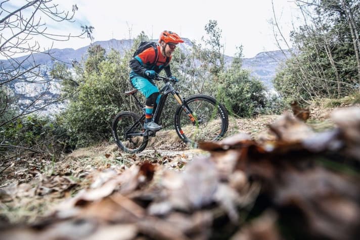   Lapierre E-Zesty mit Fazua: Keine turboartige E-Bike-Sensation im Uphill, aber immer noch eine andere Welt, im Vergleich zu normalen Bio-Bikes. 