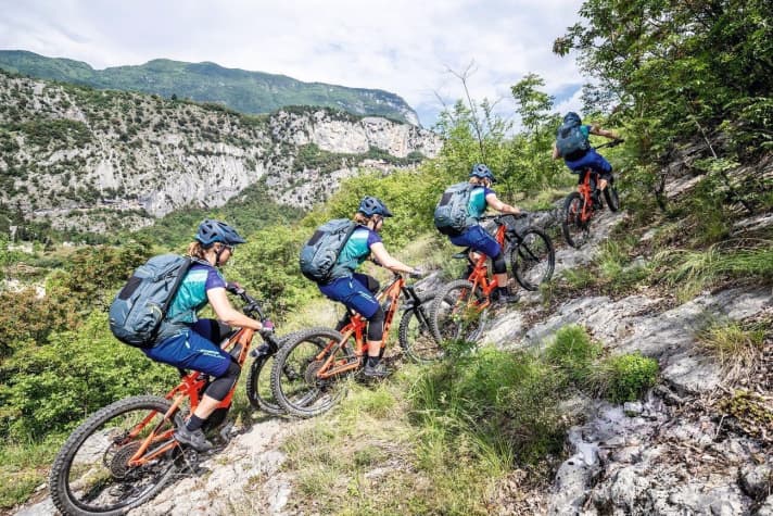  Steile Rampen lassen sich dank E-Bike fahrend bezwingen.