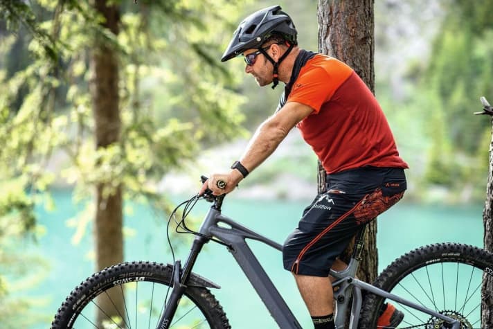   Best function and no aches and pains: Only with an E-MTB that is customised to your body proportions and needs can you have real fun in the saddle.