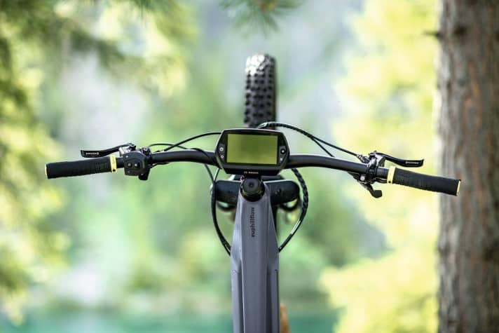   Lenker haben unterschiedlichste Kröpfungen, Breiten und Formen. Mehr zu unterschiedlichen <a href="https://www.bike-magazin.de/service/bike_wissen/passendes-mtb-cockpit-finden-+-einstellen" target="_blank" rel="noopener noreferrer">Lenkerformen am Bike lesen Sie hier</a> .