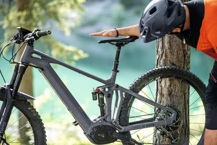   Saddle angle: The saddle nose can be lowered slightly for a good uphill position.