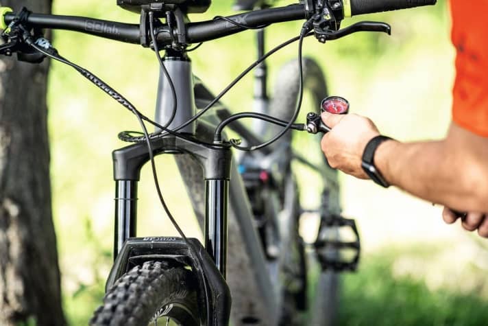  You will often find air pressure tables stuck or printed on the suspension fork, which give you recommendations based on your body weight.