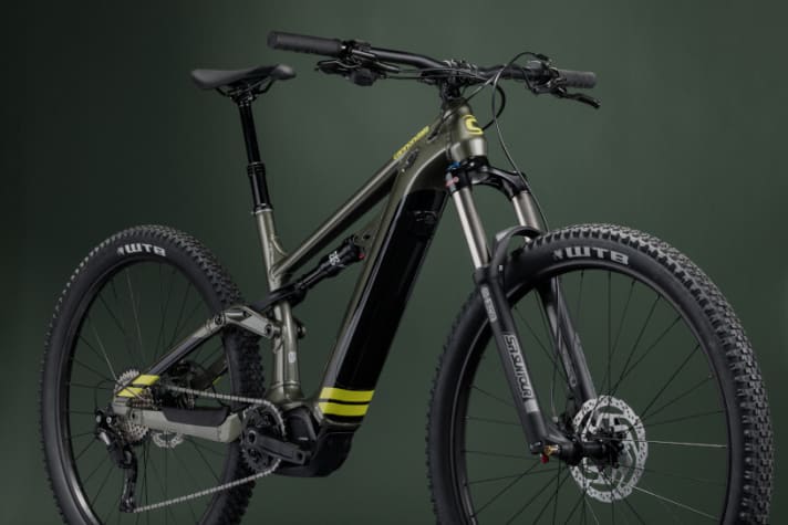   The new Moterra Neo 5 is burly, despite the shorter fork compared to the carbon model (140 instead of 160 millimetres). The geometry has been slightly updated compared to the carbon model.