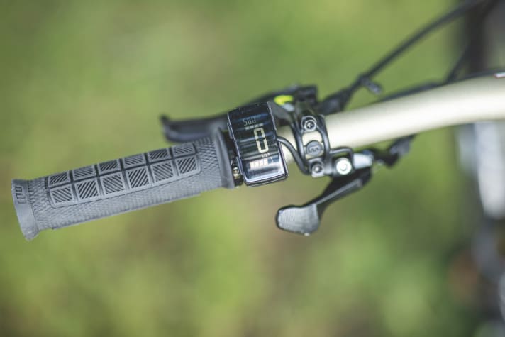   The same slim BMZ solution was used as the display and control unit on our test bike that is already used on the Brose bikes from Nox.