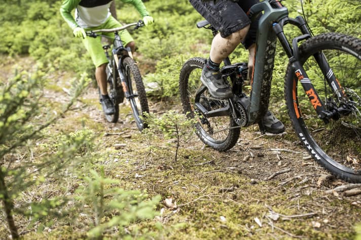   TQ HPR 120S or Sachs RS - who has the most powerful motor in the country? We pitted the two powerhouses against each other in a direct comparison and also compared them to Bosch's Performance CX. On extensive test rides and in tough laboratory tests.