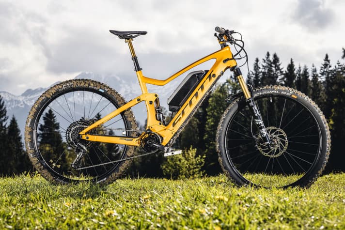   The Genius eRide 900 tuned weighs 23.11 kilograms in the standard version without dual battery system. Price: 7799 euros.