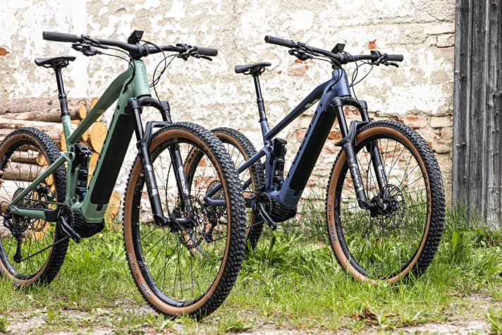   The Focus Thron (left in green) and the Jam look confusingly similar. Can the Thron really outdo its trail bike brother in terms of comfort?