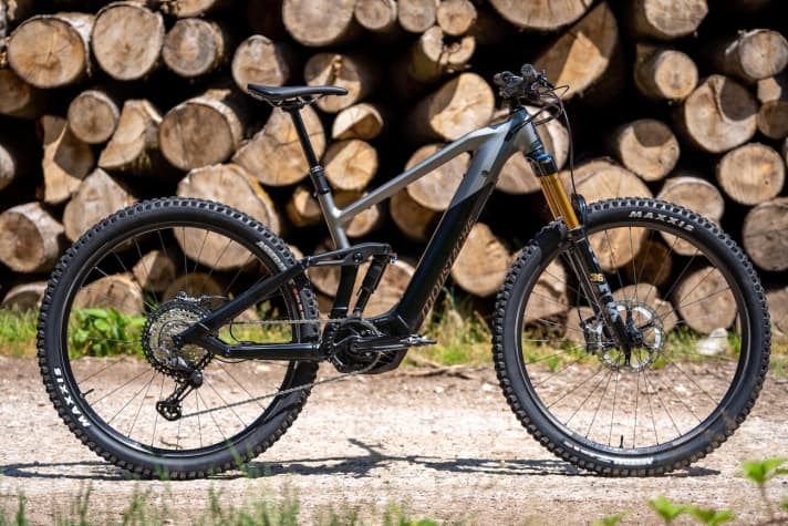   The top model Samedi 29 Trail 10 goes all out in terms of equipment and costs 7399 euros.