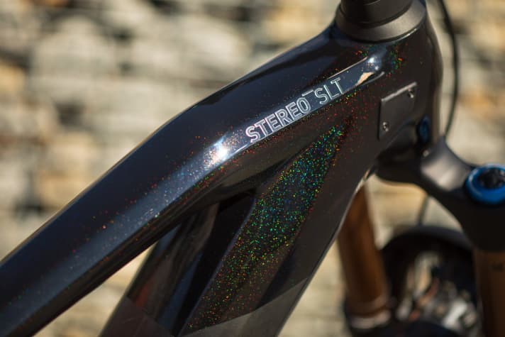   Blingbling: Die Glitzerlackierung findet man bei vielen Top-Modellen in der Cube-Palette.